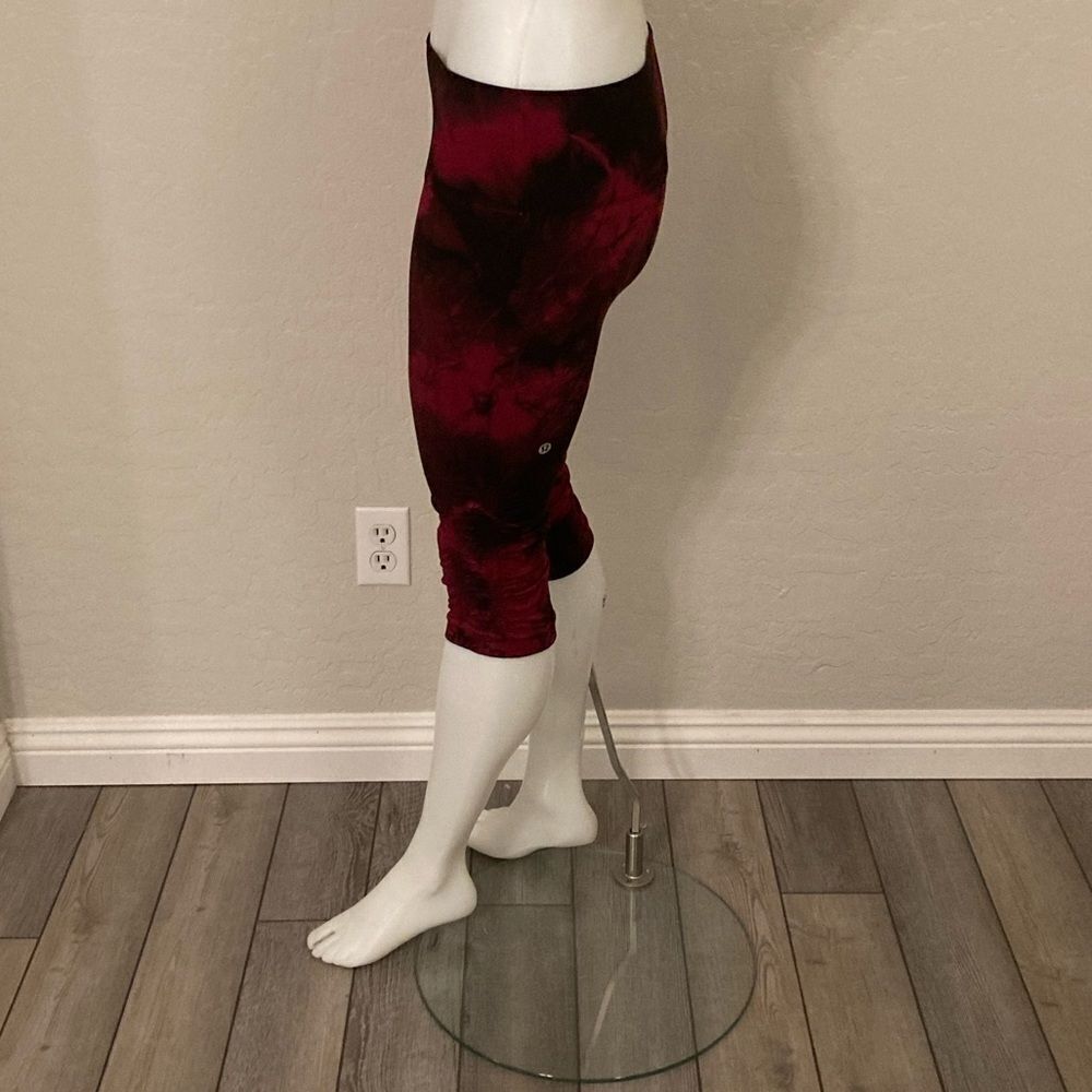 Lululemon In The Flow Crop | Wine Berry/Bordeaux Drama | Size 8 - Picture 10 of 12